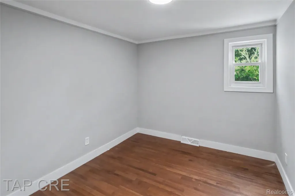 20166 Broadacres Street Clinton Charter Township MI 48035
