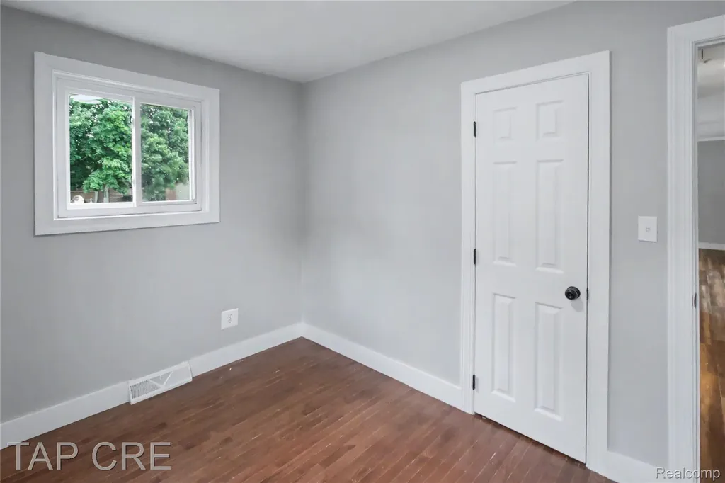 20166 Broadacres Street Clinton Charter Township MI 48035