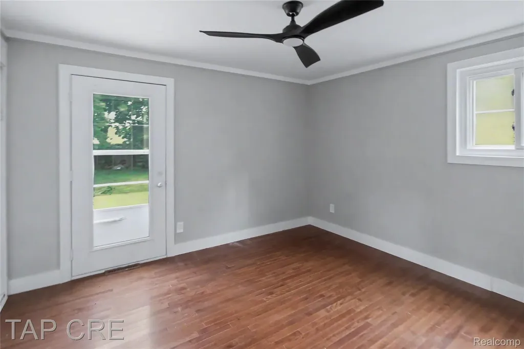 20166 Broadacres Street Clinton Charter Township MI 48035