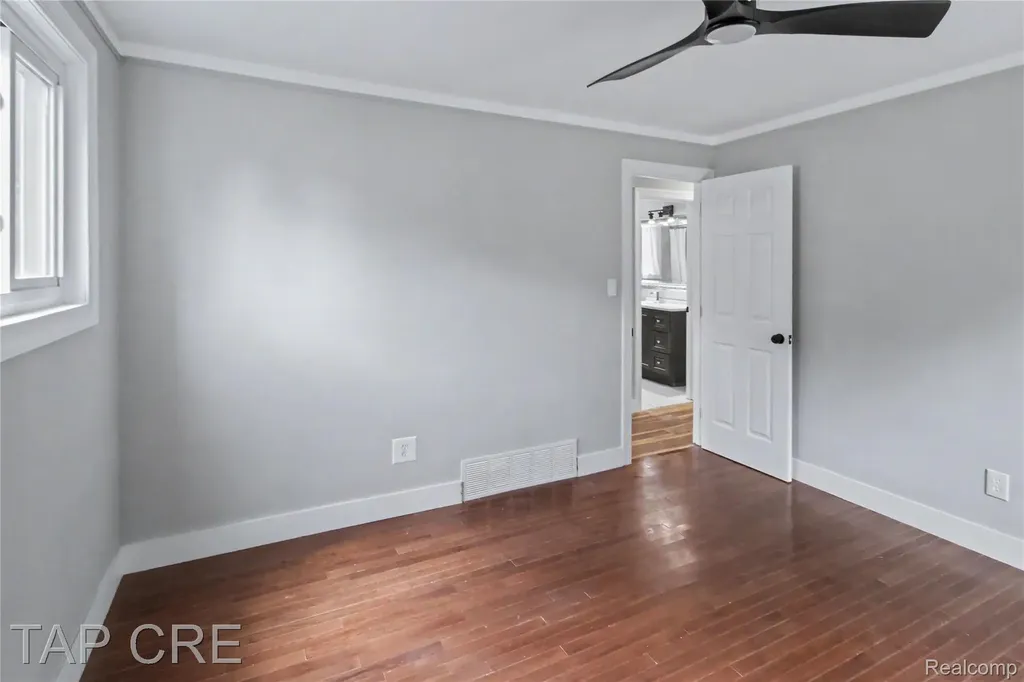 20166 Broadacres Street Clinton Charter Township MI 48035