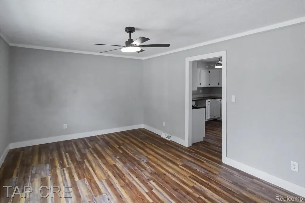 20166 Broadacres Street Clinton Charter Township MI 48035
