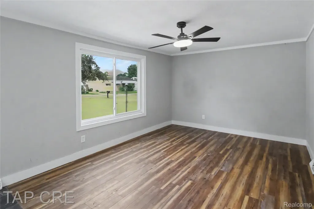 20166 Broadacres Street Clinton Charter Township MI 48035