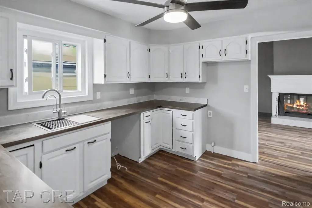20166 Broadacres Street Clinton Charter Township MI 48035