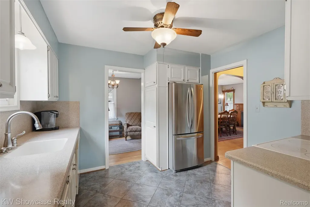 2071 Dorothea Road Berkley City MI 48072