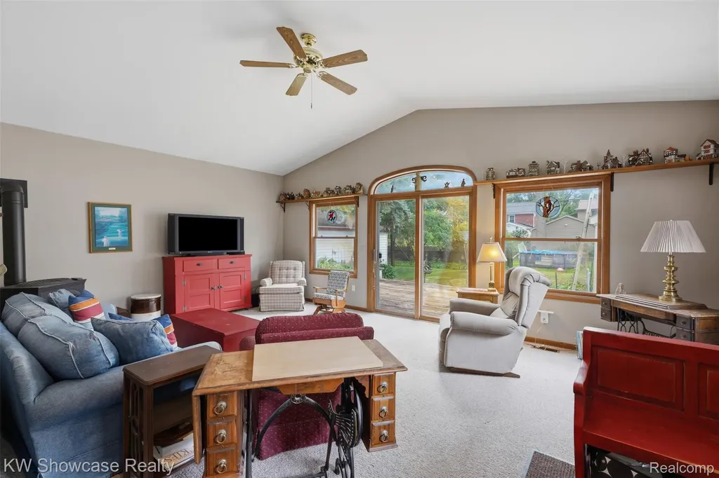 2071 Dorothea Road Berkley City MI 48072