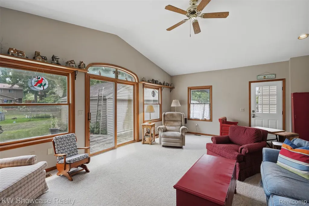 2071 Dorothea Road Berkley City MI 48072