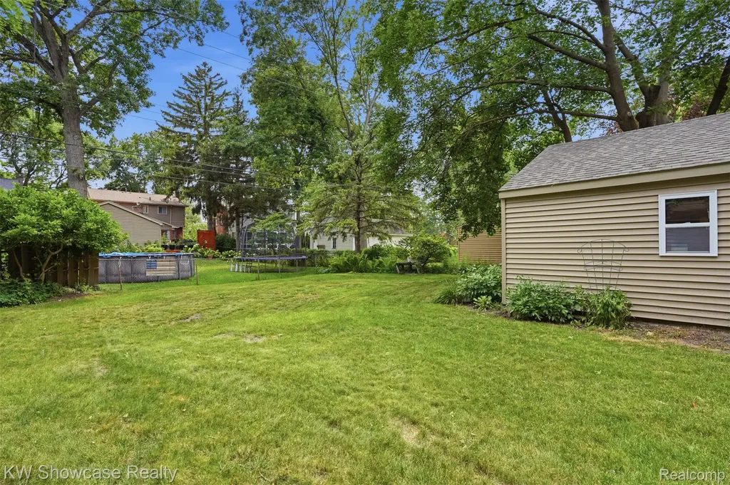 2071 Dorothea Road Berkley City MI 48072