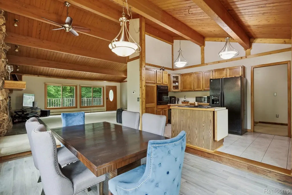 1215 Oakwood Road Brandon Charter Township MI 48462