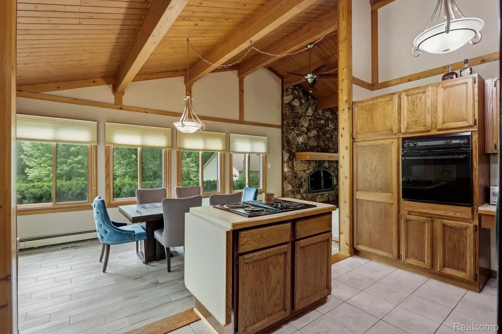 1215 Oakwood Road Brandon Charter Township MI 48462