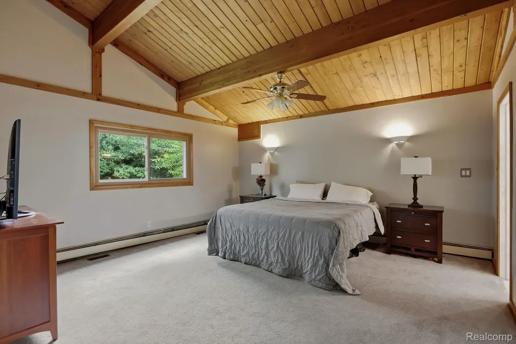 1215 Oakwood Road Brandon Charter Township MI 48462