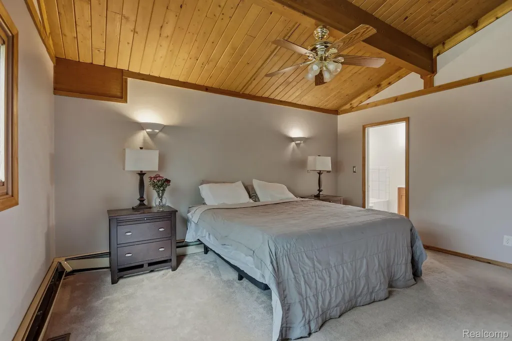 1215 Oakwood Road Brandon Charter Township MI 48462