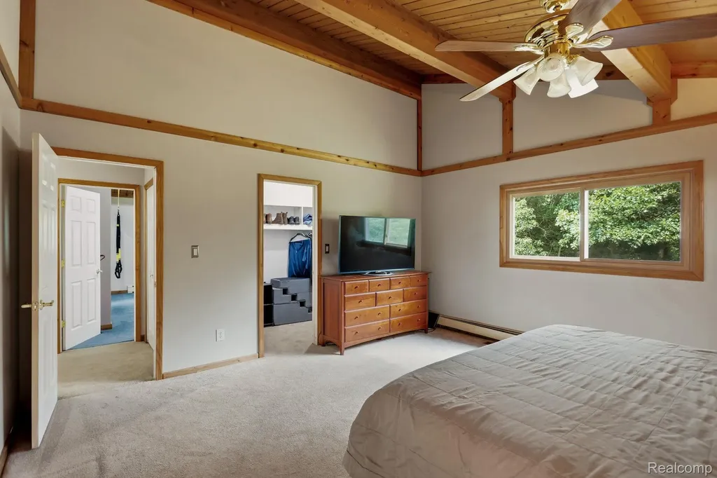 1215 Oakwood Road Brandon Charter Township MI 48462