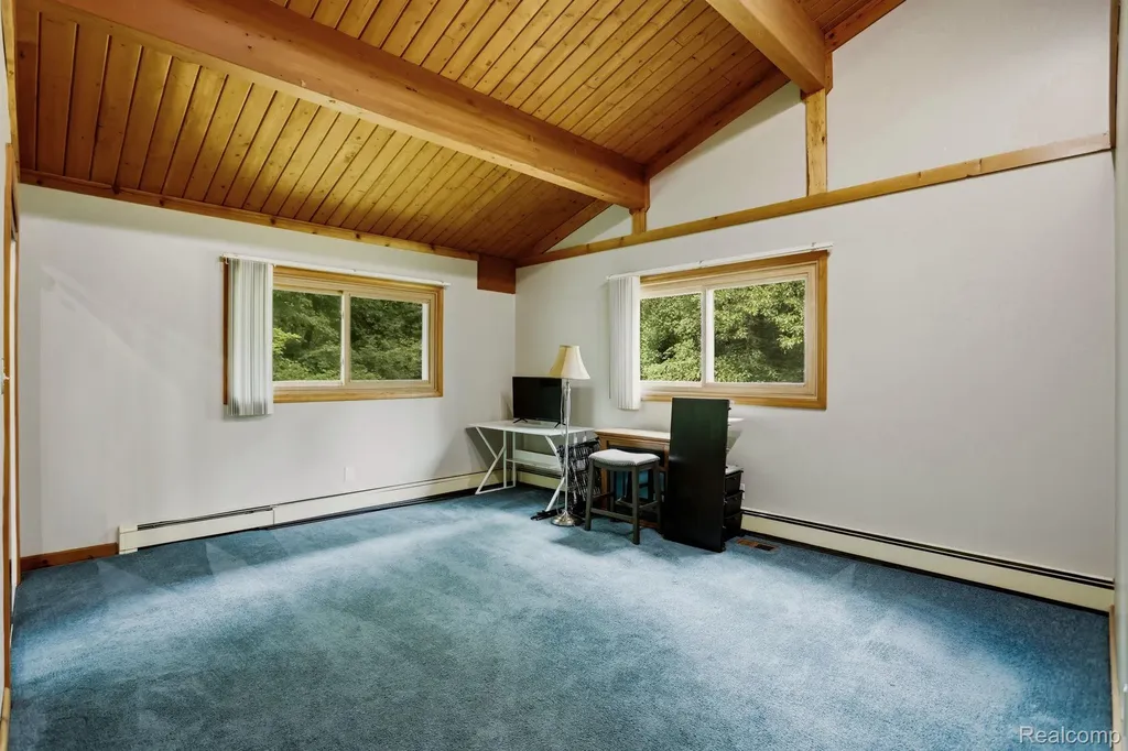 1215 Oakwood Road Brandon Charter Township MI 48462