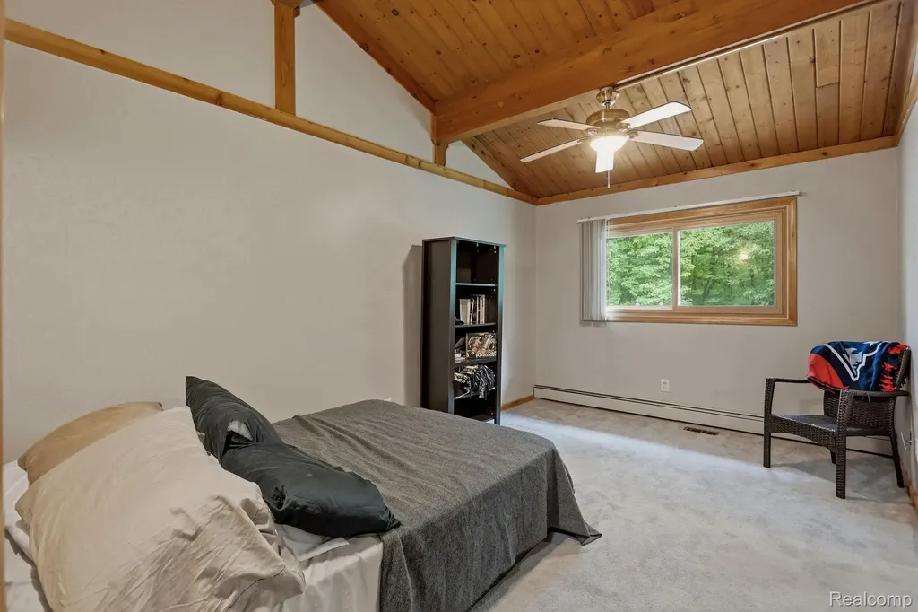 1215 Oakwood Road Brandon Charter Township MI 48462