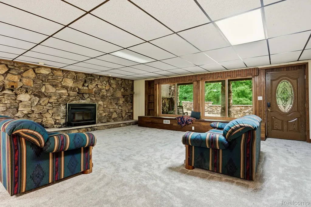 1215 Oakwood Road Brandon Charter Township MI 48462