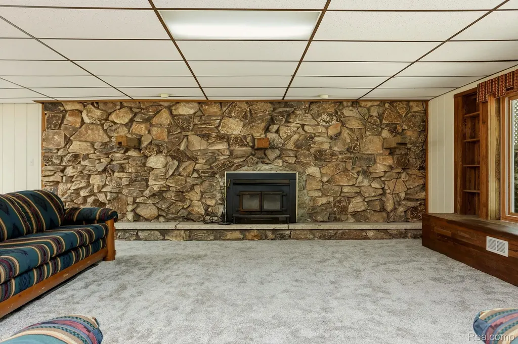 1215 Oakwood Road Brandon Charter Township MI 48462