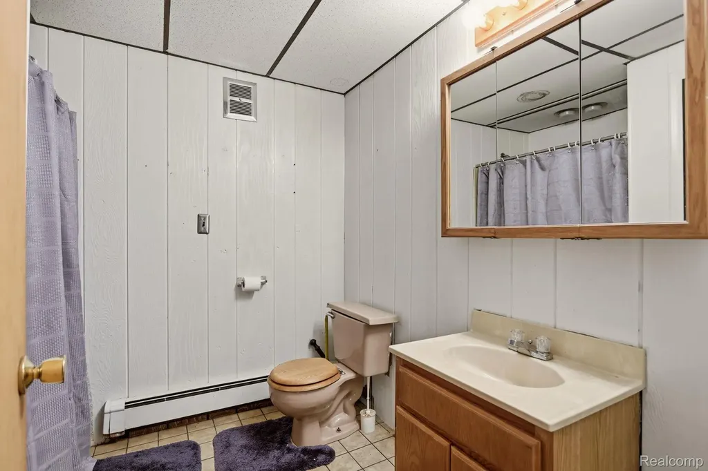 1215 Oakwood Road Brandon Charter Township MI 48462