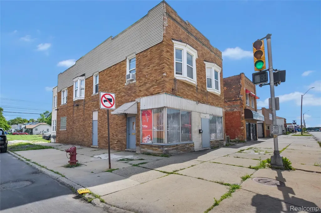 19403 W Warren Avenue Detroit City MI 48228