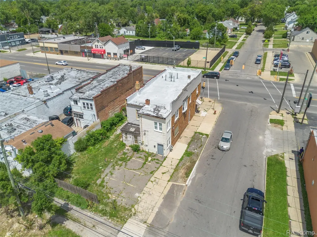 19403 W Warren Avenue Detroit City MI 48228
