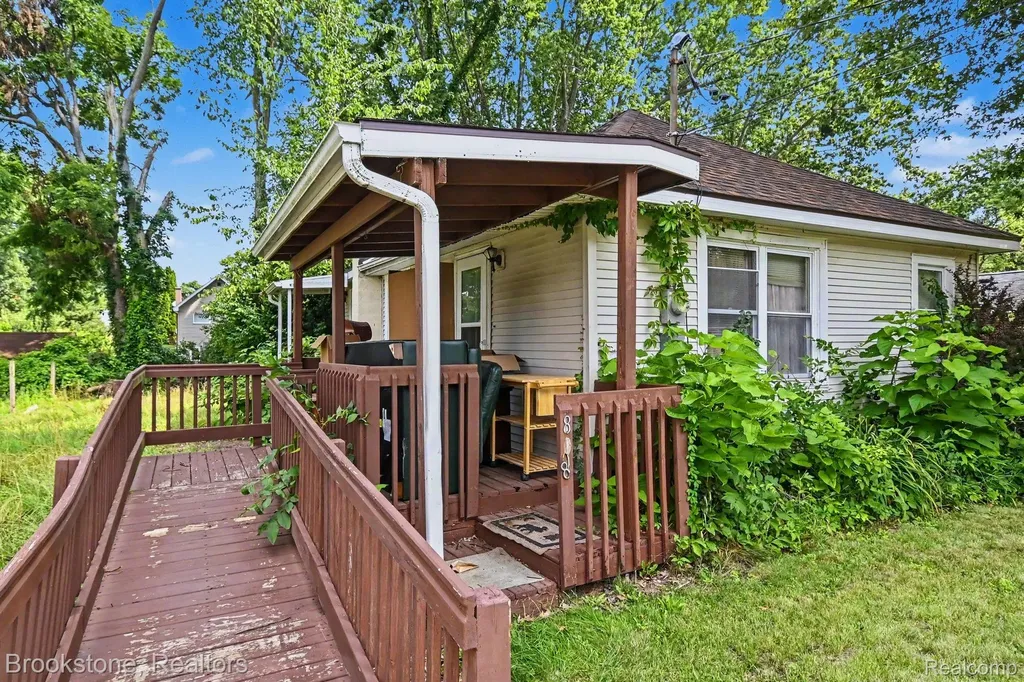 808 Emmett Avenue Summit Township MI 49203