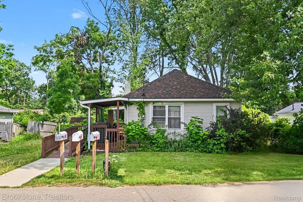 808 Emmett Avenue Summit Township MI 49203
