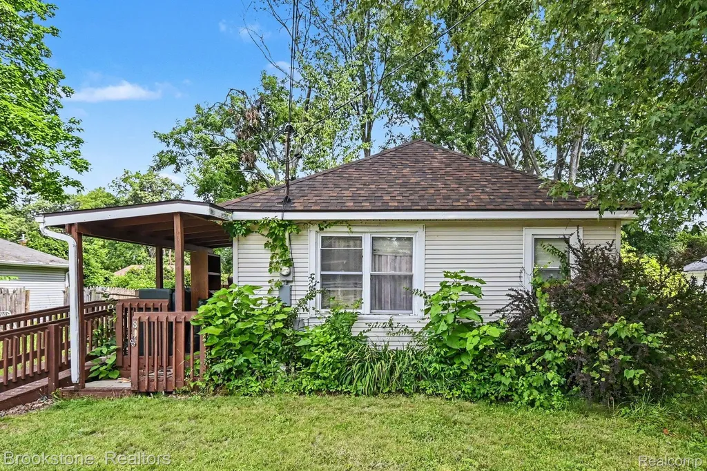 808 Emmett Avenue Summit Township MI 49203