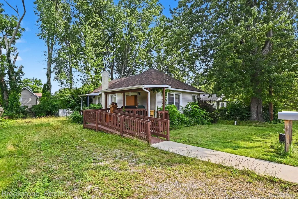 808 Emmett Avenue Summit Township MI 49203