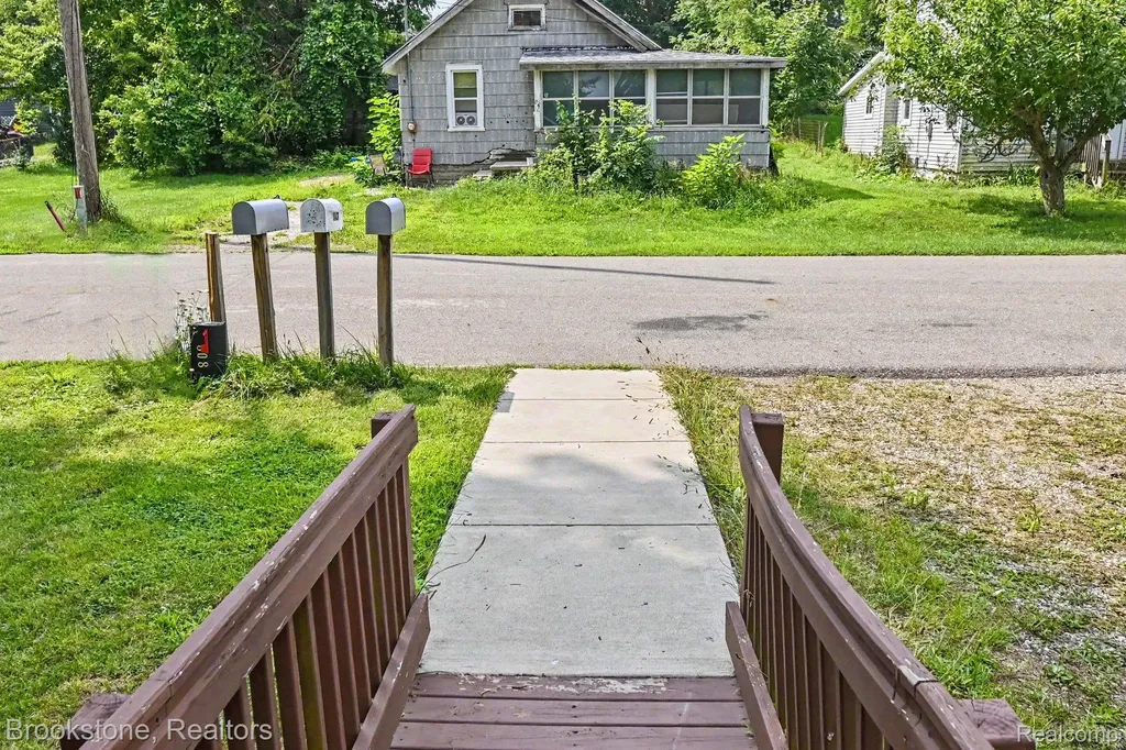 808 Emmett Avenue Summit Township MI 49203
