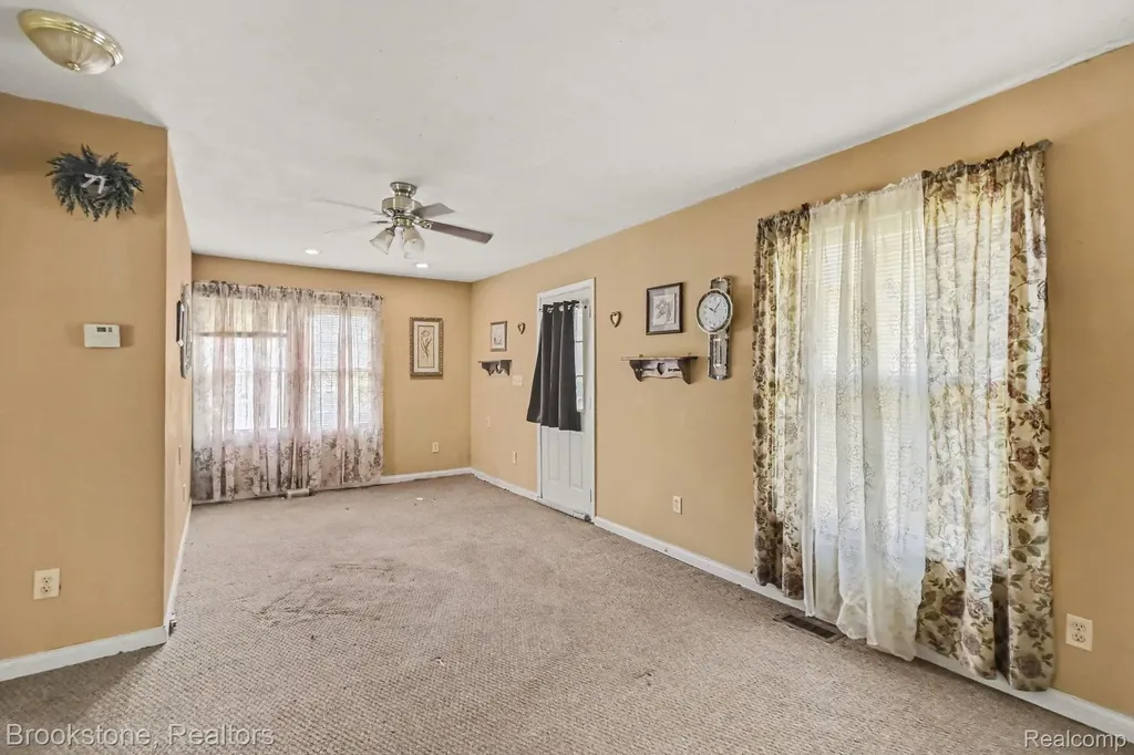 808 Emmett Avenue Summit Township MI 49203