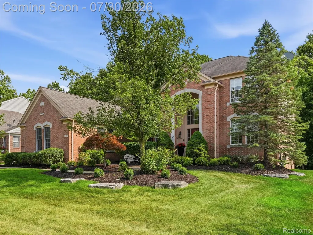 7025 Yorkshire Court West Bloomfield Charter Township MI 48322