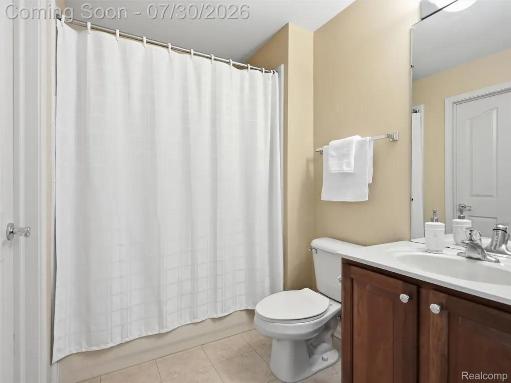 7025 Yorkshire Court West Bloomfield Charter Township MI 48322