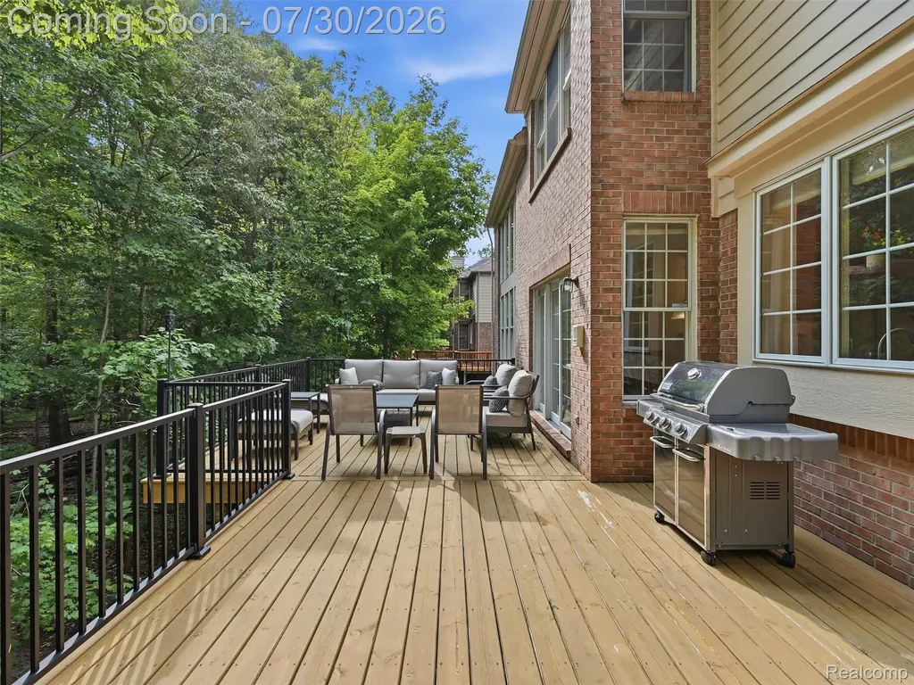7025 Yorkshire Court West Bloomfield Charter Township MI 48322