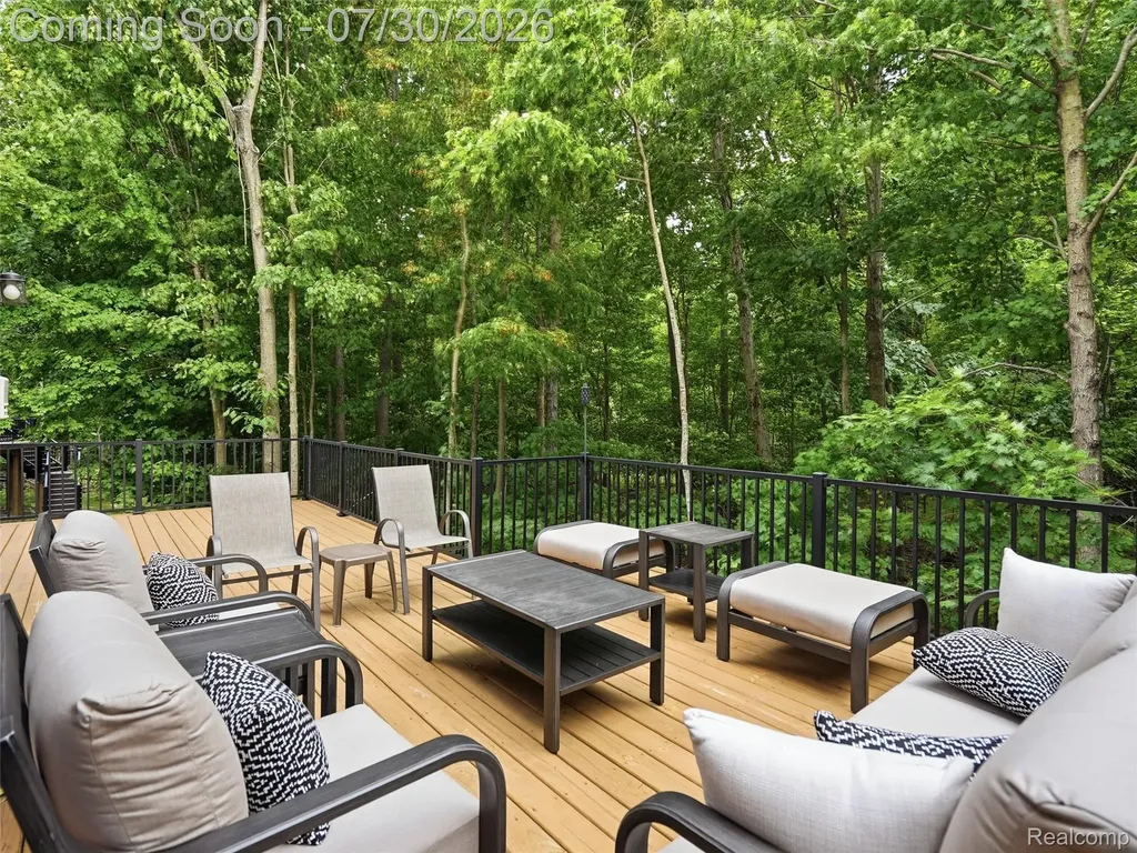7025 Yorkshire Court West Bloomfield Charter Township MI 48322