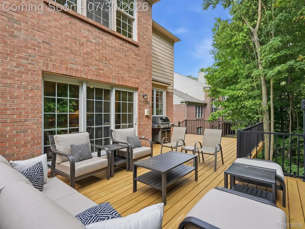 7025 Yorkshire Court West Bloomfield Charter Township MI 48322