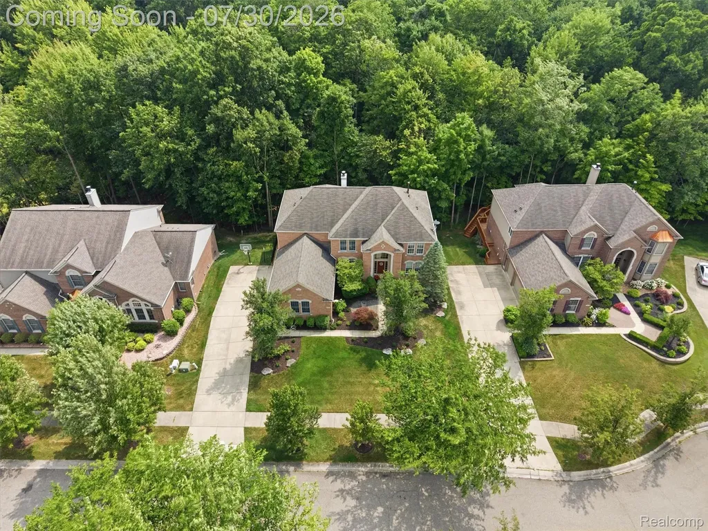 7025 Yorkshire Court West Bloomfield Charter Township MI 48322