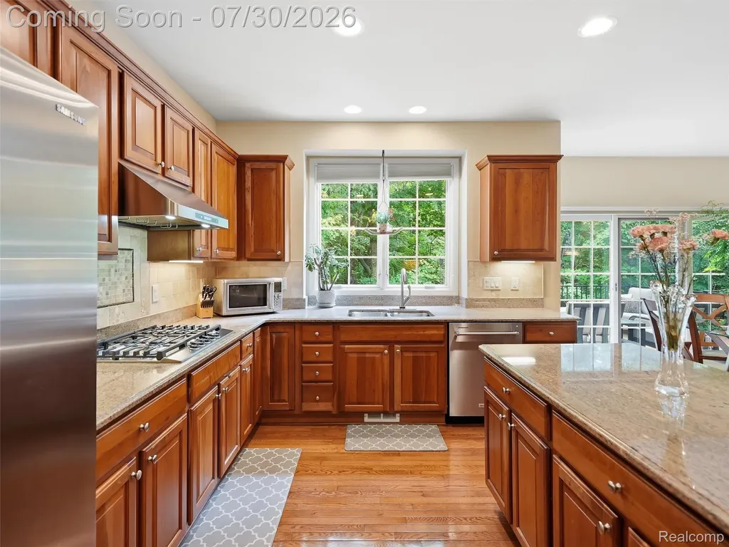 7025 Yorkshire Court West Bloomfield Charter Township MI 48322