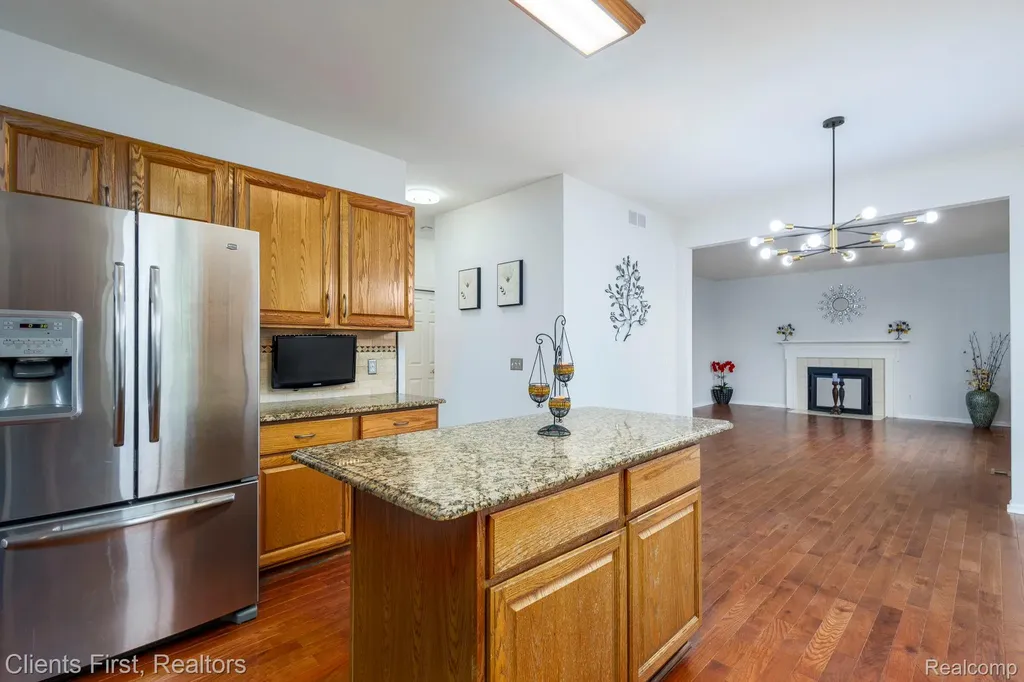 45498 Muirfield Drive Canton Charter Township MI 48188