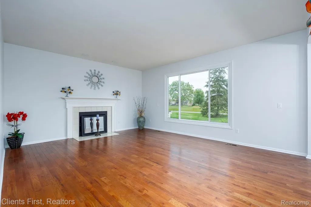 45498 Muirfield Drive Canton Charter Township MI 48188