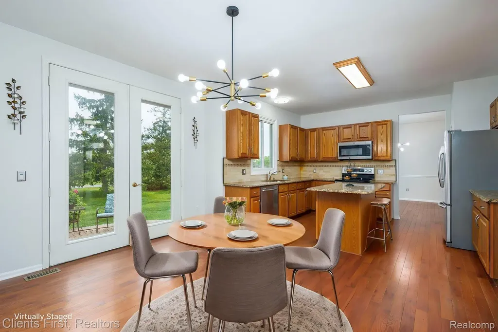 45498 Muirfield Drive Canton Charter Township MI 48188