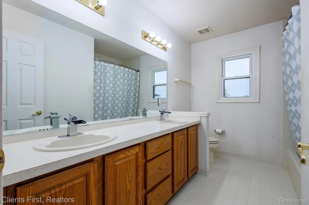 45498 Muirfield Drive Canton Charter Township MI 48188