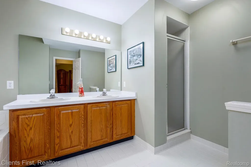 45498 Muirfield Drive Canton Charter Township MI 48188