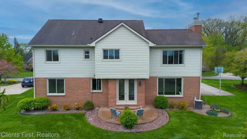 45498 Muirfield Drive Canton Charter Township MI 48188