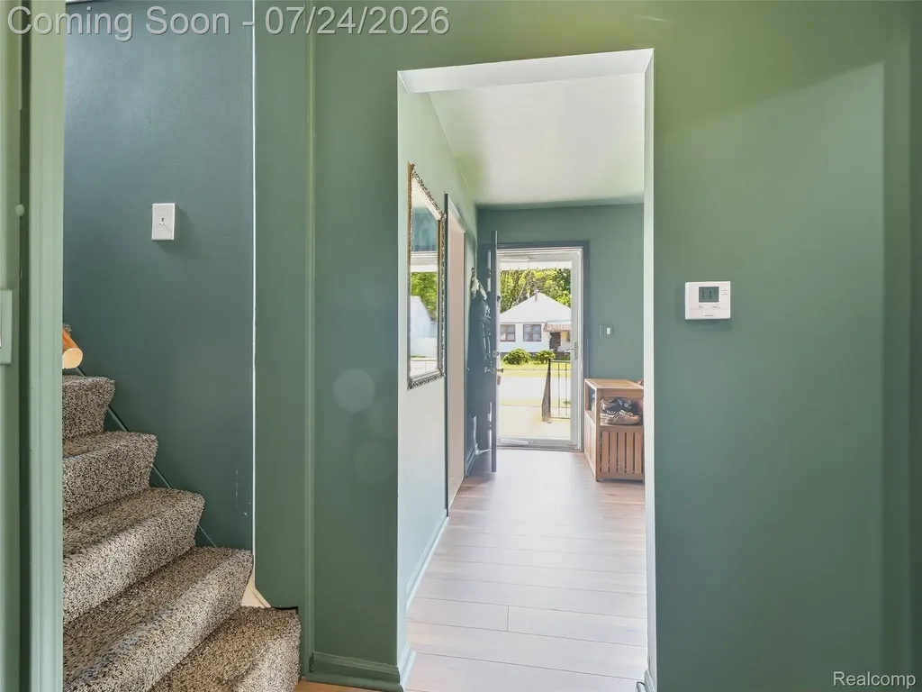 27715 Park Court Madison Heights City MI 48071