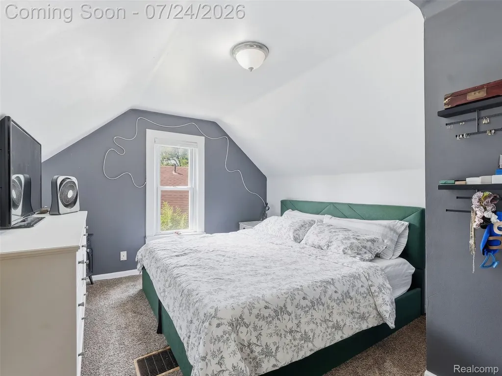 27715 Park Court Madison Heights City MI 48071
