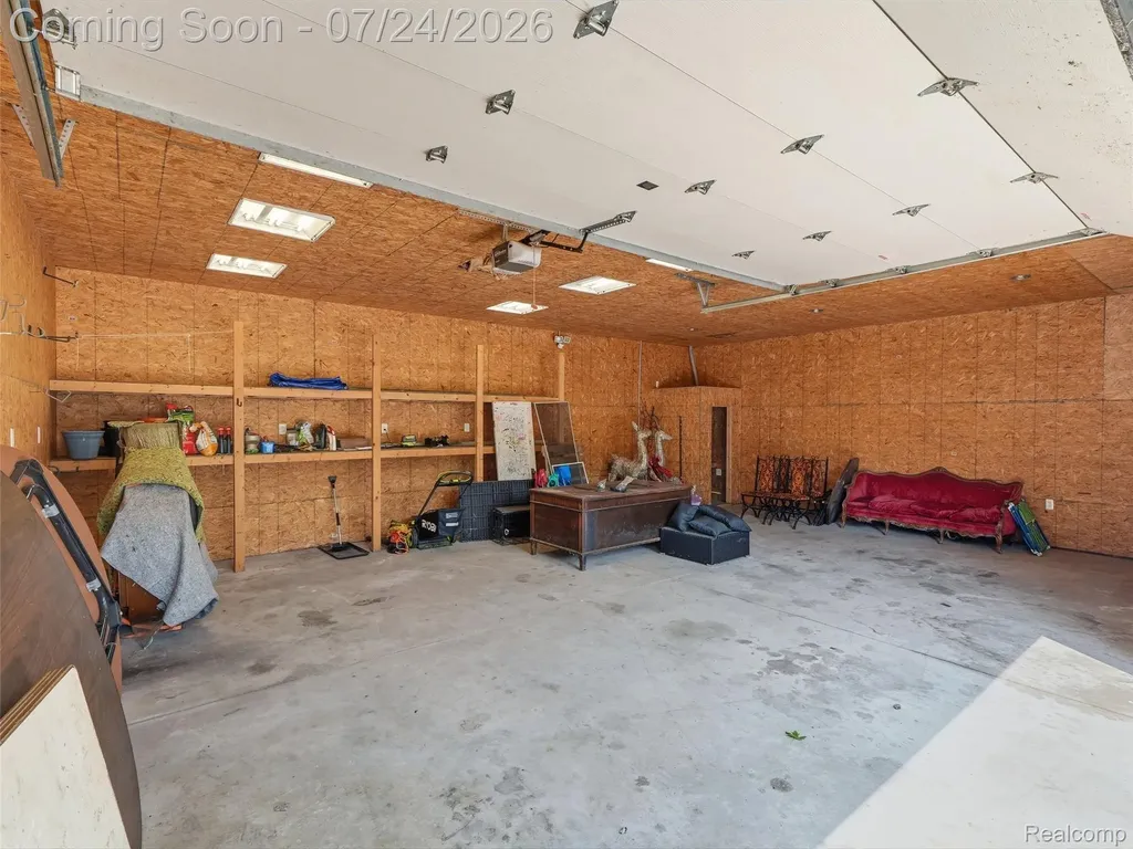 27715 Park Court Madison Heights City MI 48071