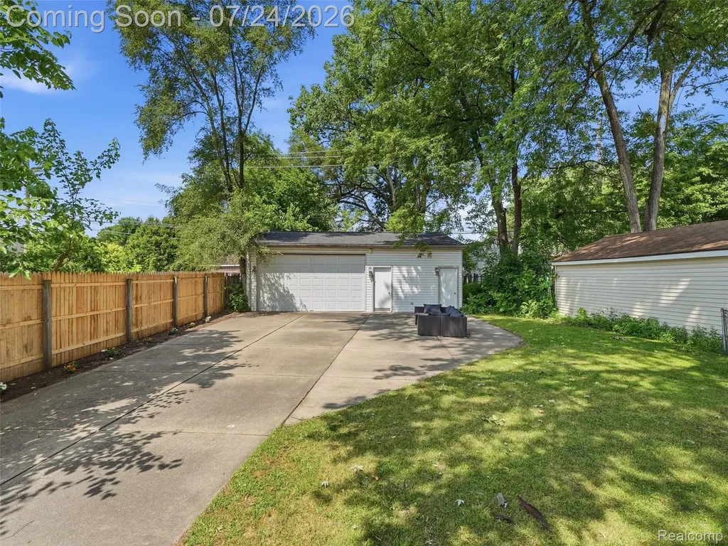 27715 Park Court Madison Heights City MI 48071