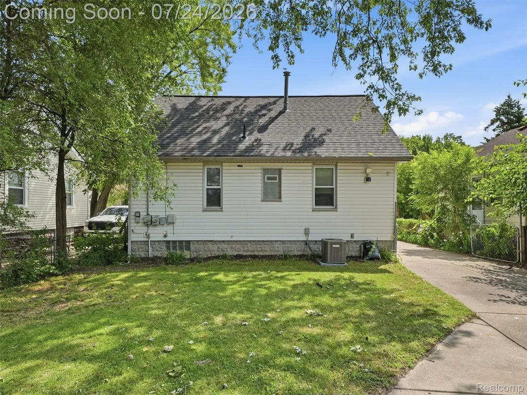 27715 Park Court Madison Heights City MI 48071
