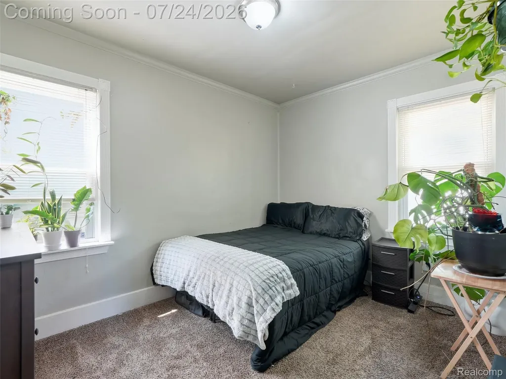 27715 Park Court Madison Heights City MI 48071