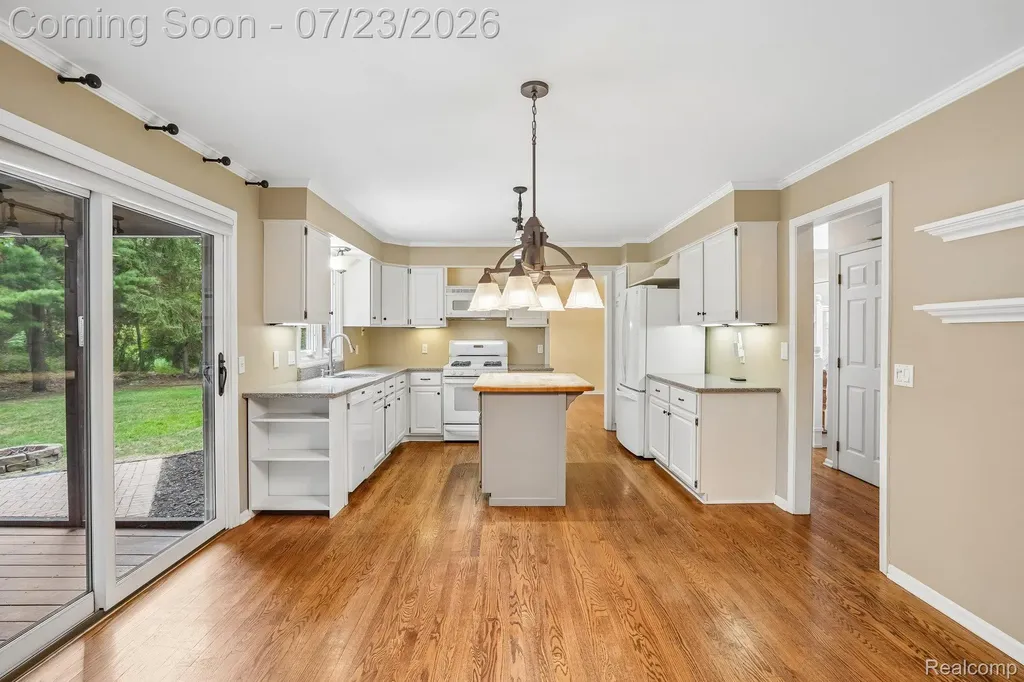 25900 Hunt Club Boulevard Farmington Hills City MI 48335