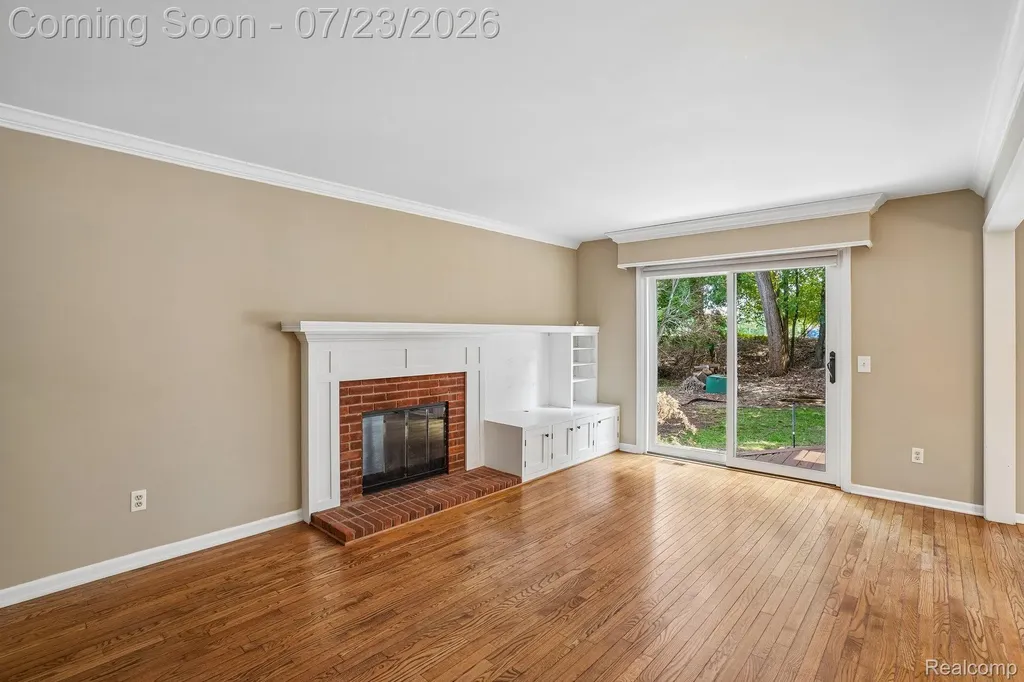 25900 Hunt Club Boulevard Farmington Hills City MI 48335